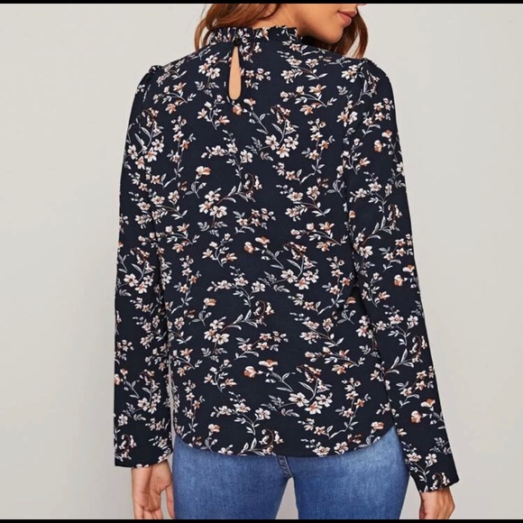 NWT SHEIN - Floral Printed Top - Picture 2 of 3